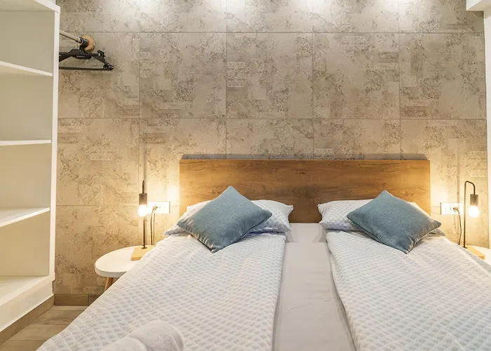 Konukevi Vall Distria