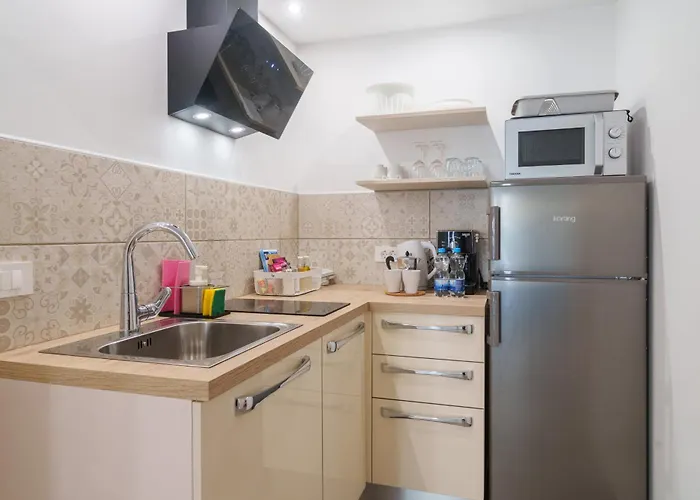 Vall Distria Konukevi *